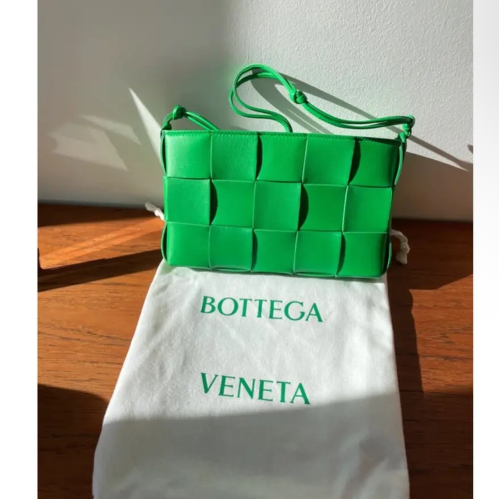 Bottega Veneta Cassette Green handbag!NWT